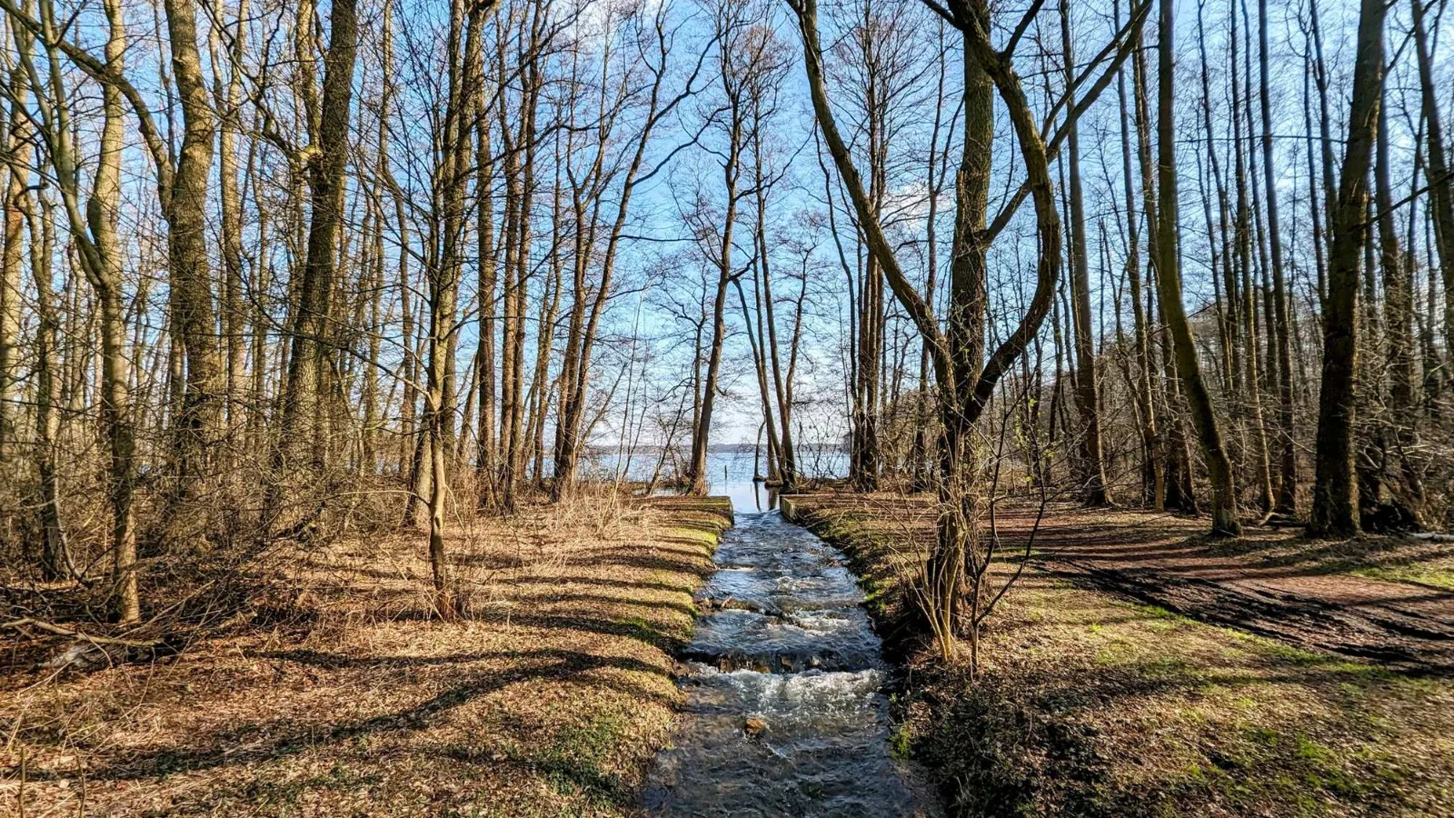 Graben in den Feldern westlich von Wünsdorf