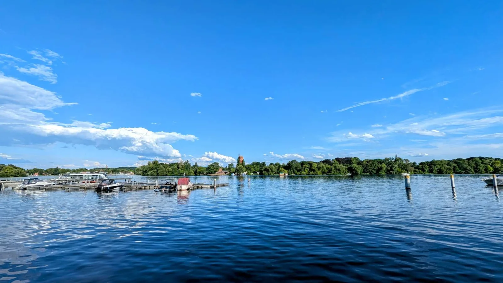 Templiner See bei Potsdam auf der letzten Etappe des 66-Seen-Wanderwegs