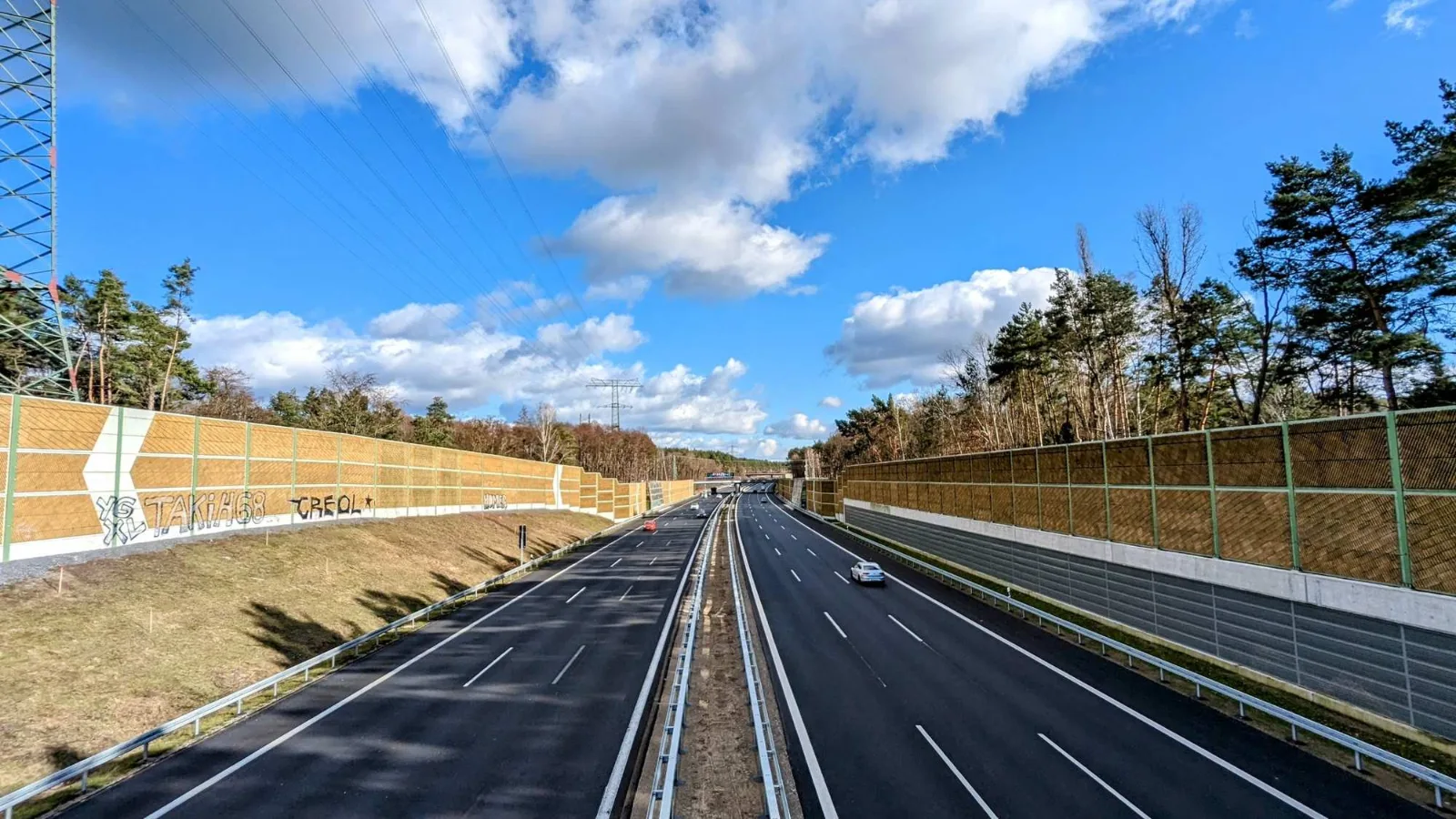 Die Autobahn A10 bei Birkenwerder