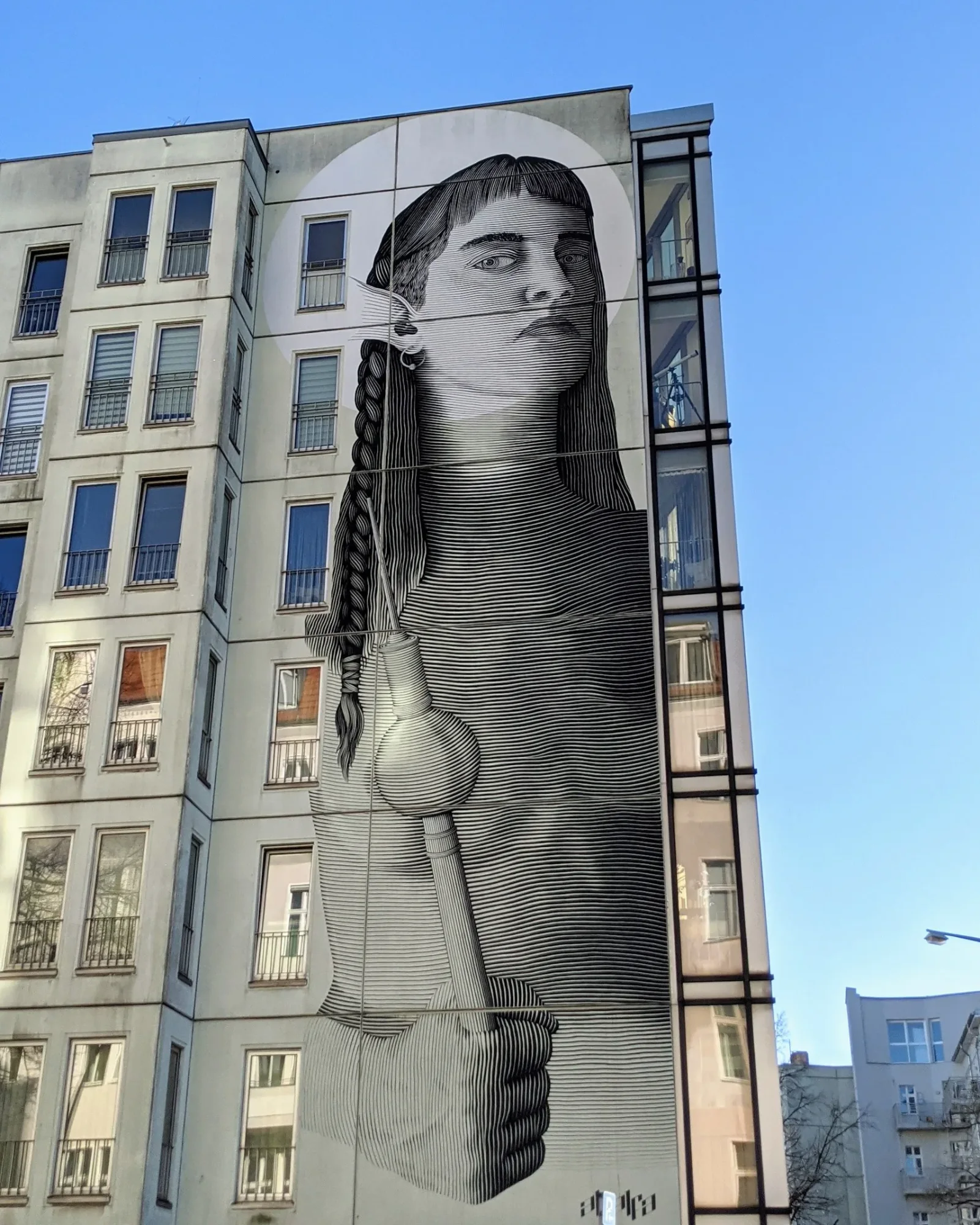 Alfalfa: Göttin an der Mommsenstraße in Charlottenburg