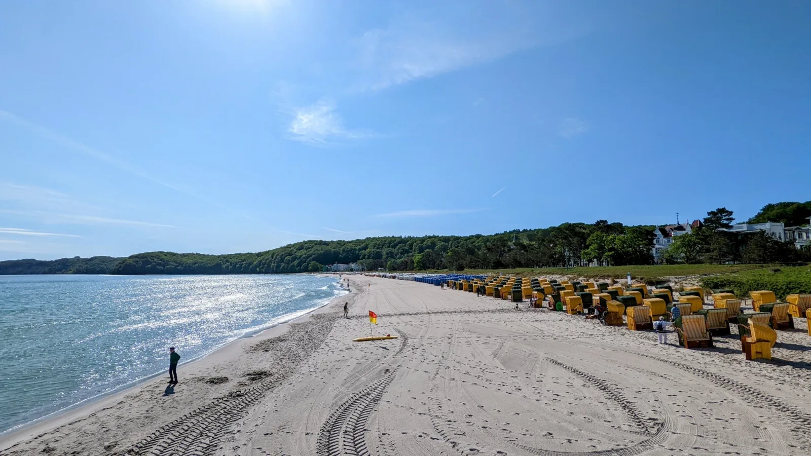 Breiter Sandstrand in Binz auf Rügen