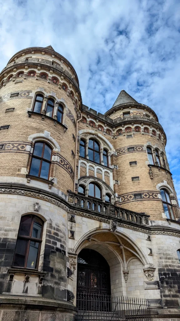 Türme des Gerichtskomplexes in Bremen