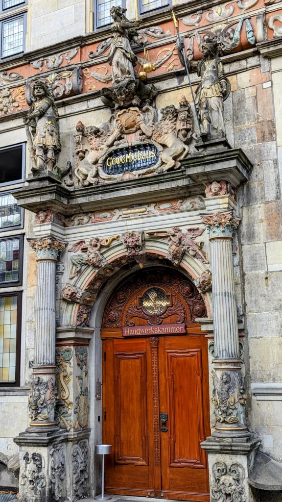 Prunkportal des Gewerbehauses in Bremen