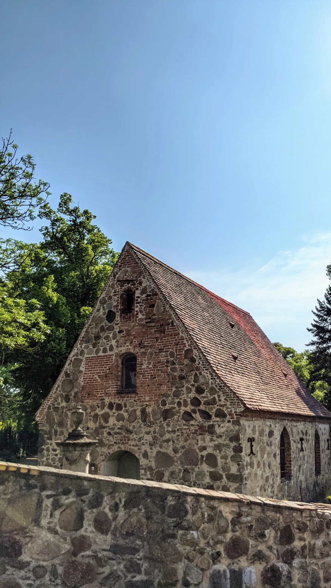 Gertraudenkapelle aus Feldstein am Rand der Altstadt von Bad Belzig