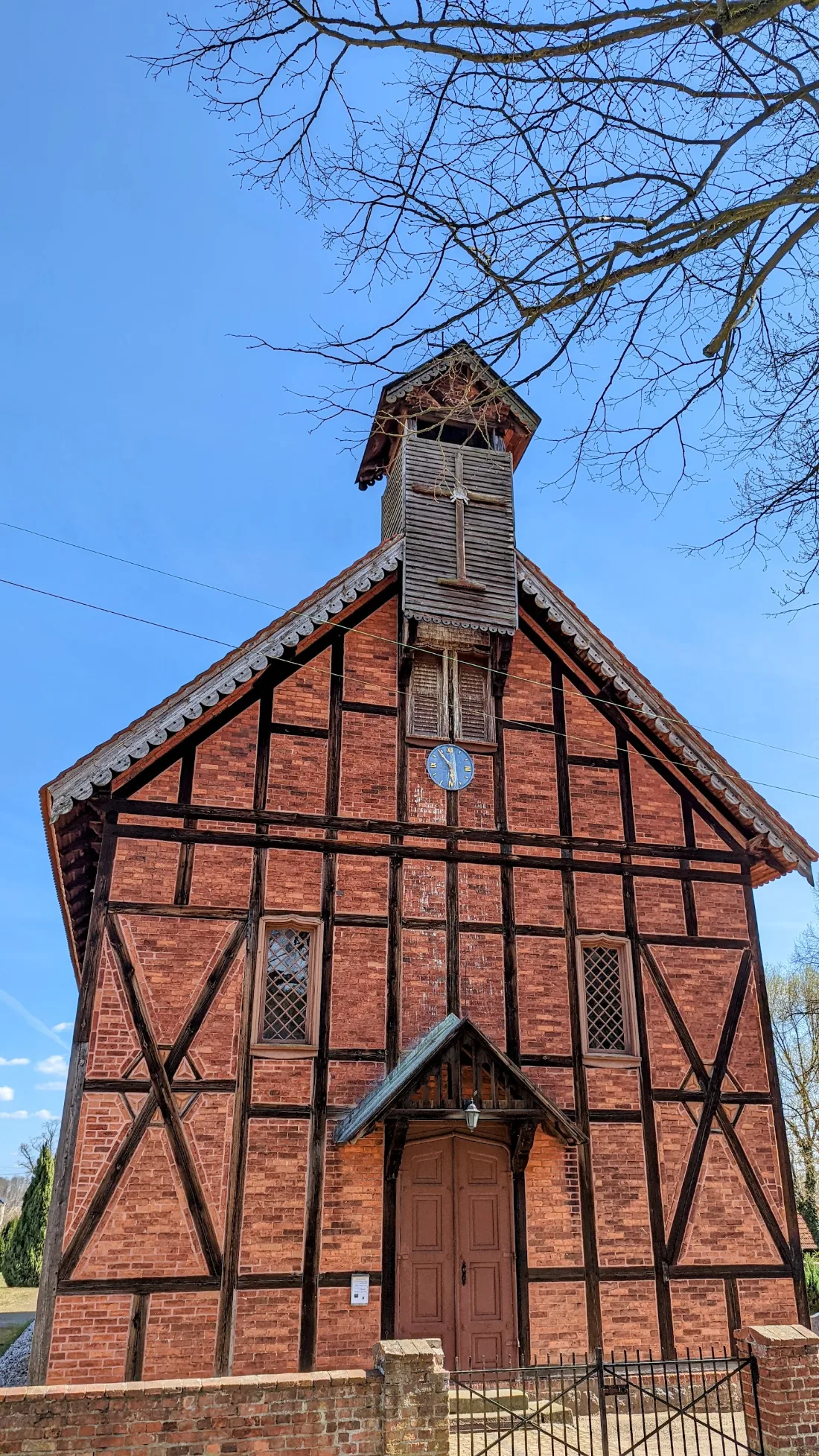 Fachwerk-Backsteinkirche in Dippmannsdorf mit Dachreiter