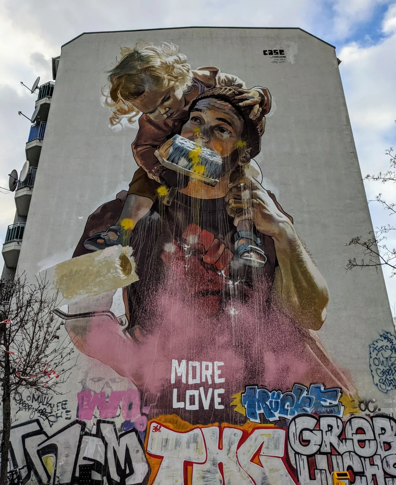 Case Maclaim: More Love an der Schinkestraße in Neukölln