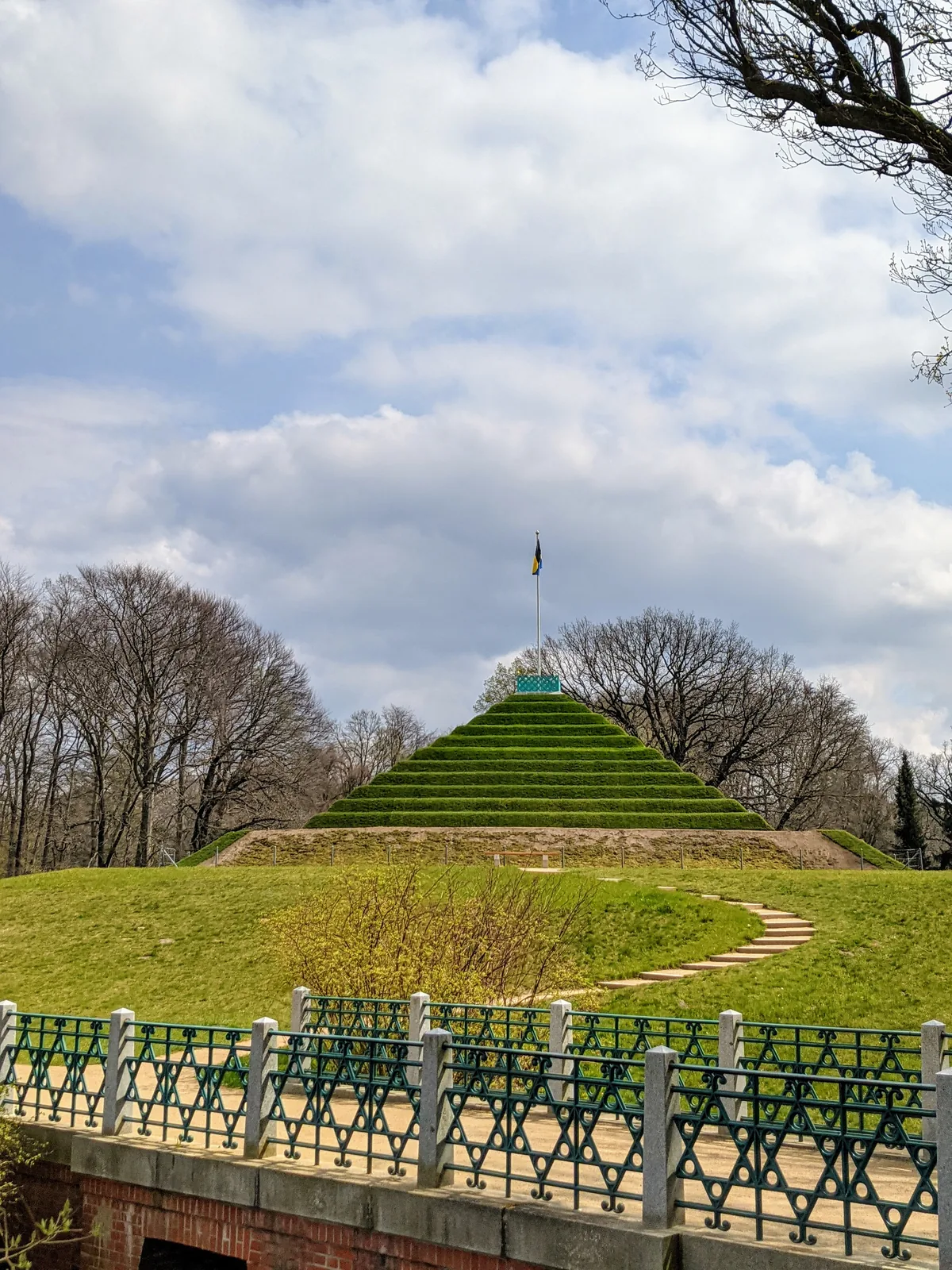 Landpyramide im Branitzer Park in Cottbus