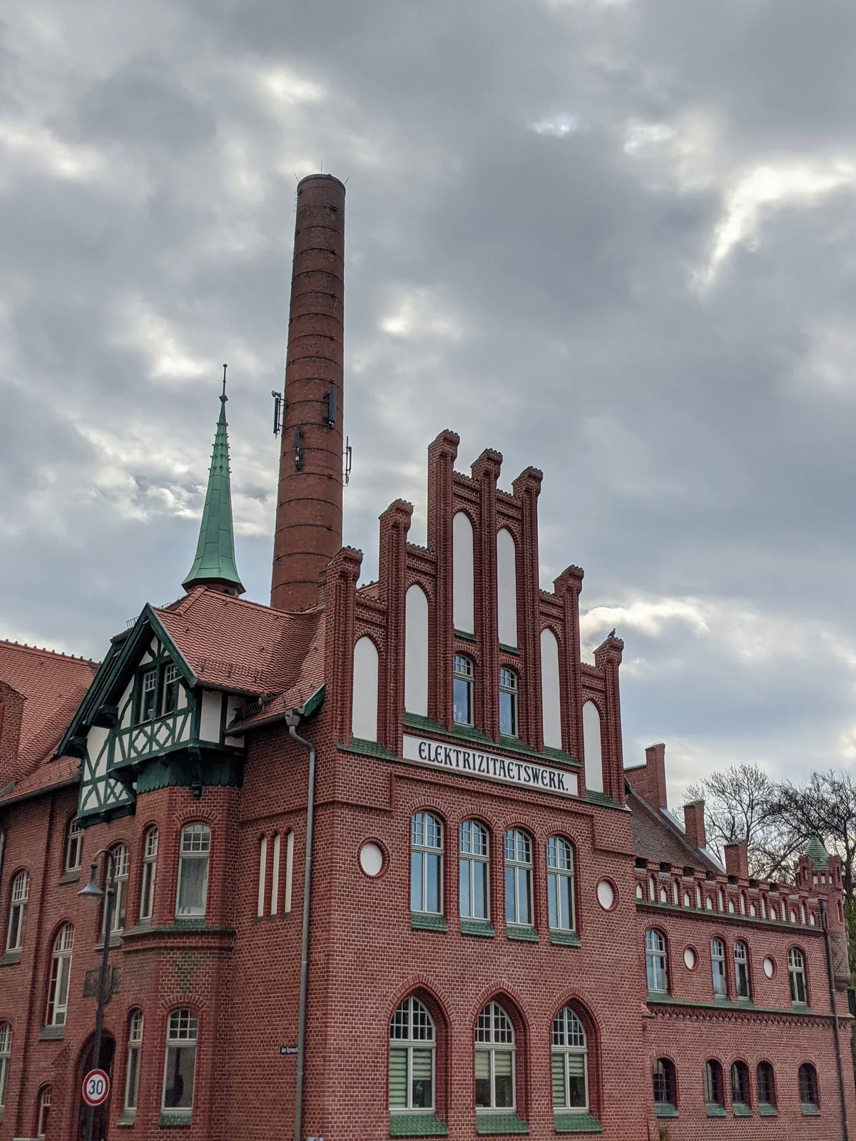 Ehemaliges Elektrizitätswerk am Spreeufer in Cottbus