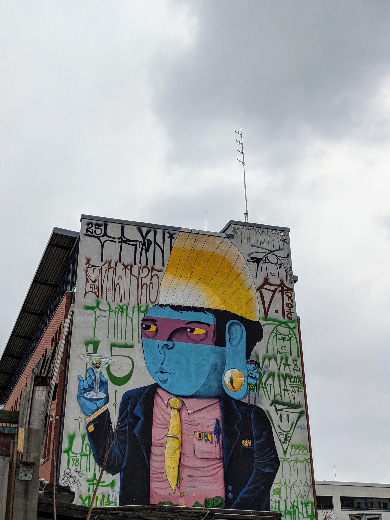 Cranio: Blue Indian an der Holzmarktstraße