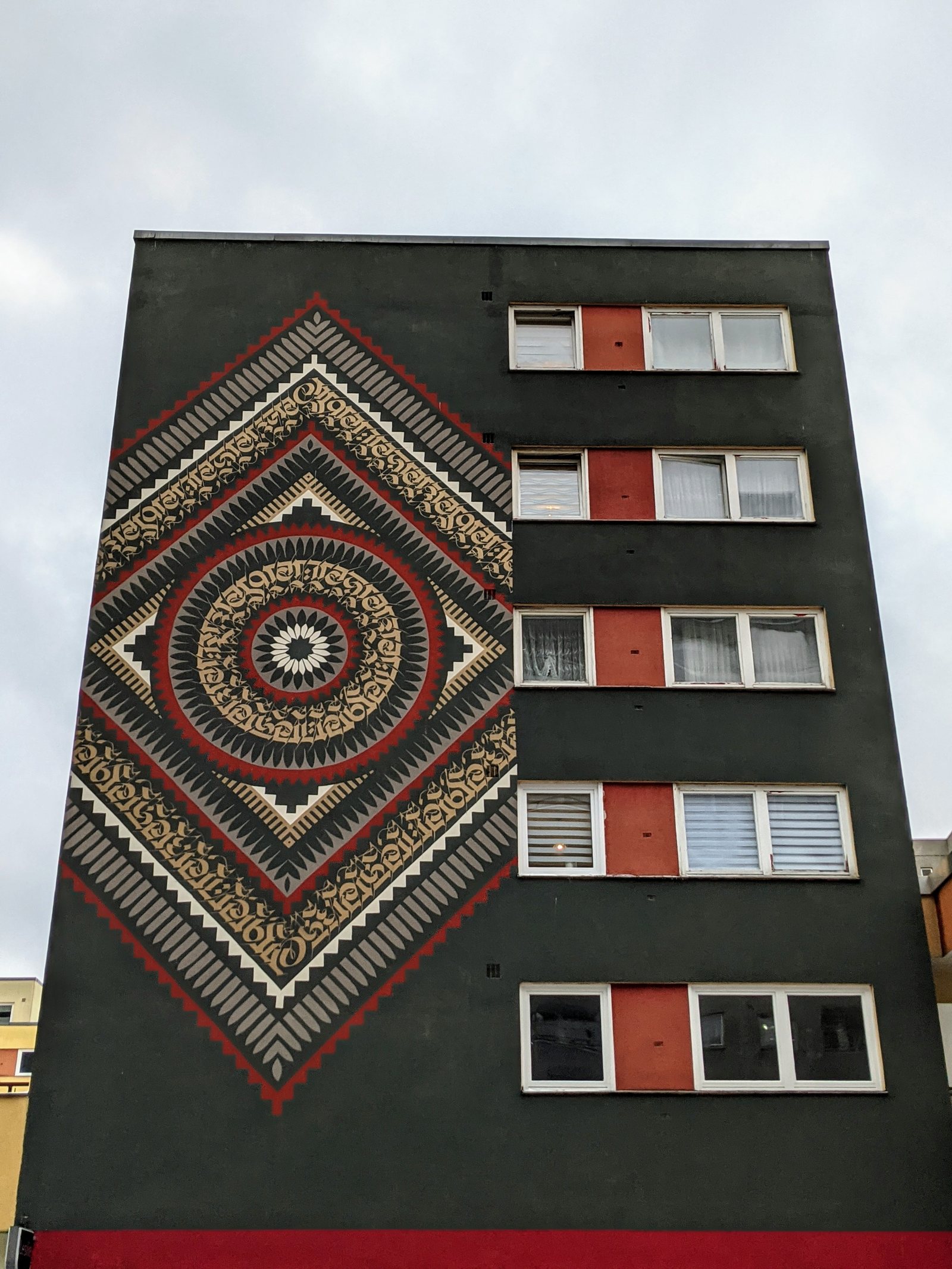 Cryptik: Mantradala in der Bergfriedstraße in Kreuzberg