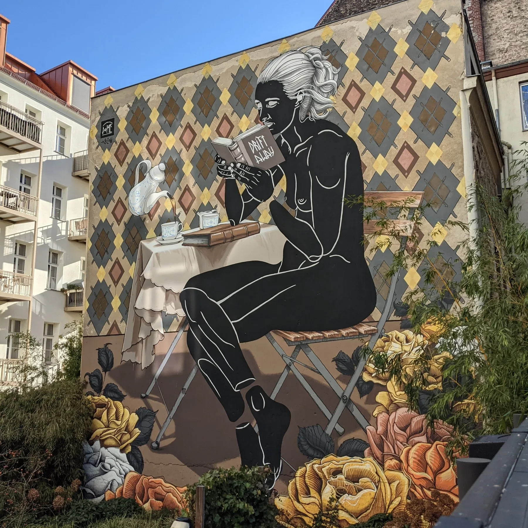 dome art: Tea Time! an der Bleibtreustraße in Charlottenburg
