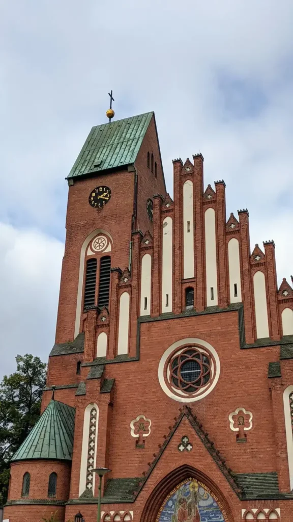 Christophoruskirche am Marktplatz an der Bölschestraße in Friedrichshagen, gebaut 1901 bis 1903