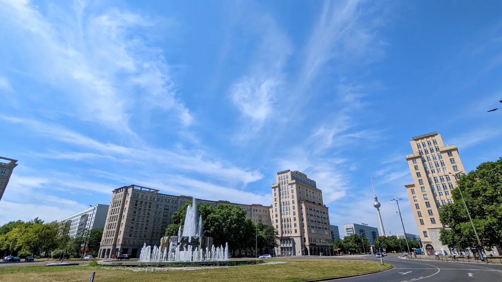 Strausberger Platz an der Karl-Marx-Allee