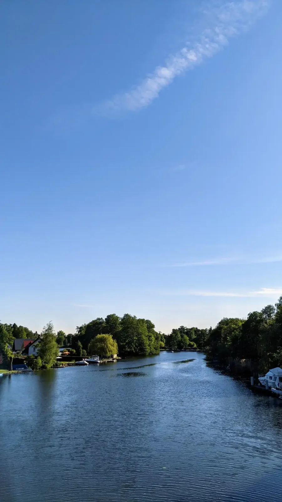 Dahme mit bewaldetem Ufer