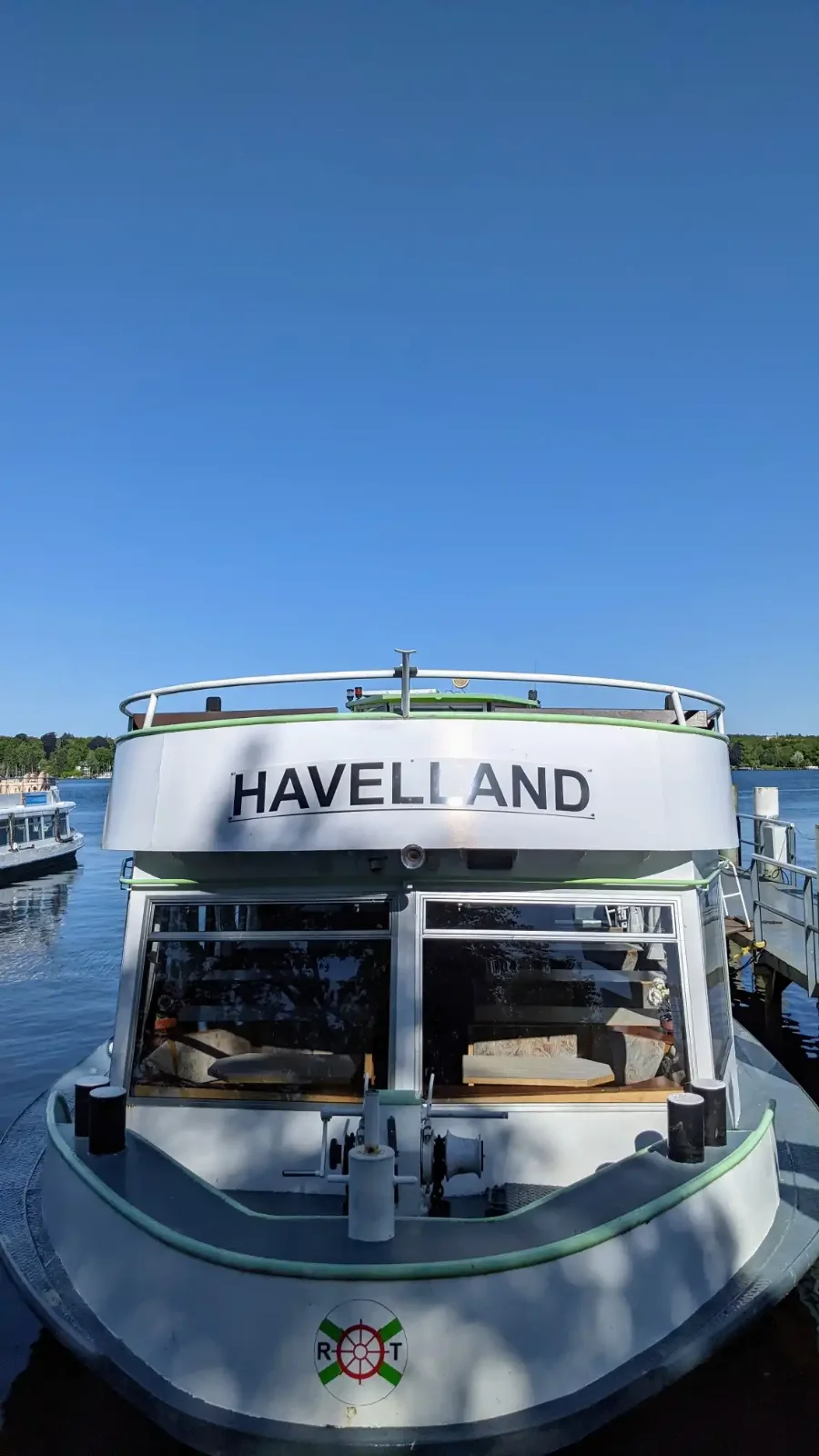 Ausflugsschiff mit der Aufschrift Haveland