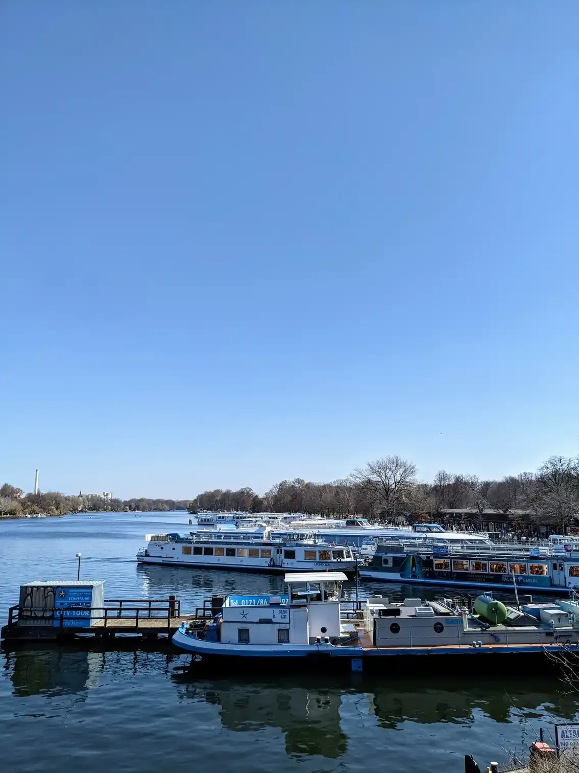 Boote am Ufer