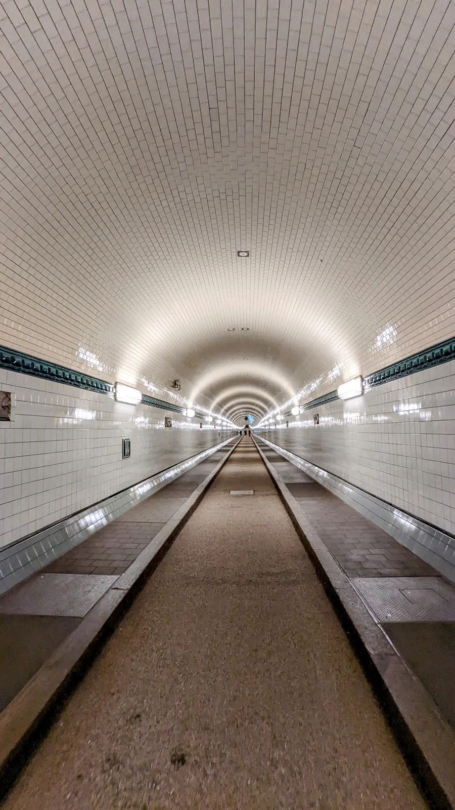 Hamburg zu Fuß: Elbtunnel, Altona, Schanze und St. Pauli