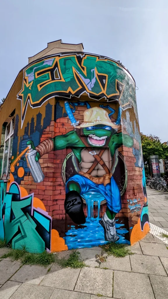 Graffiti mit Schildkröten an der Sternbrücke in Hamburg