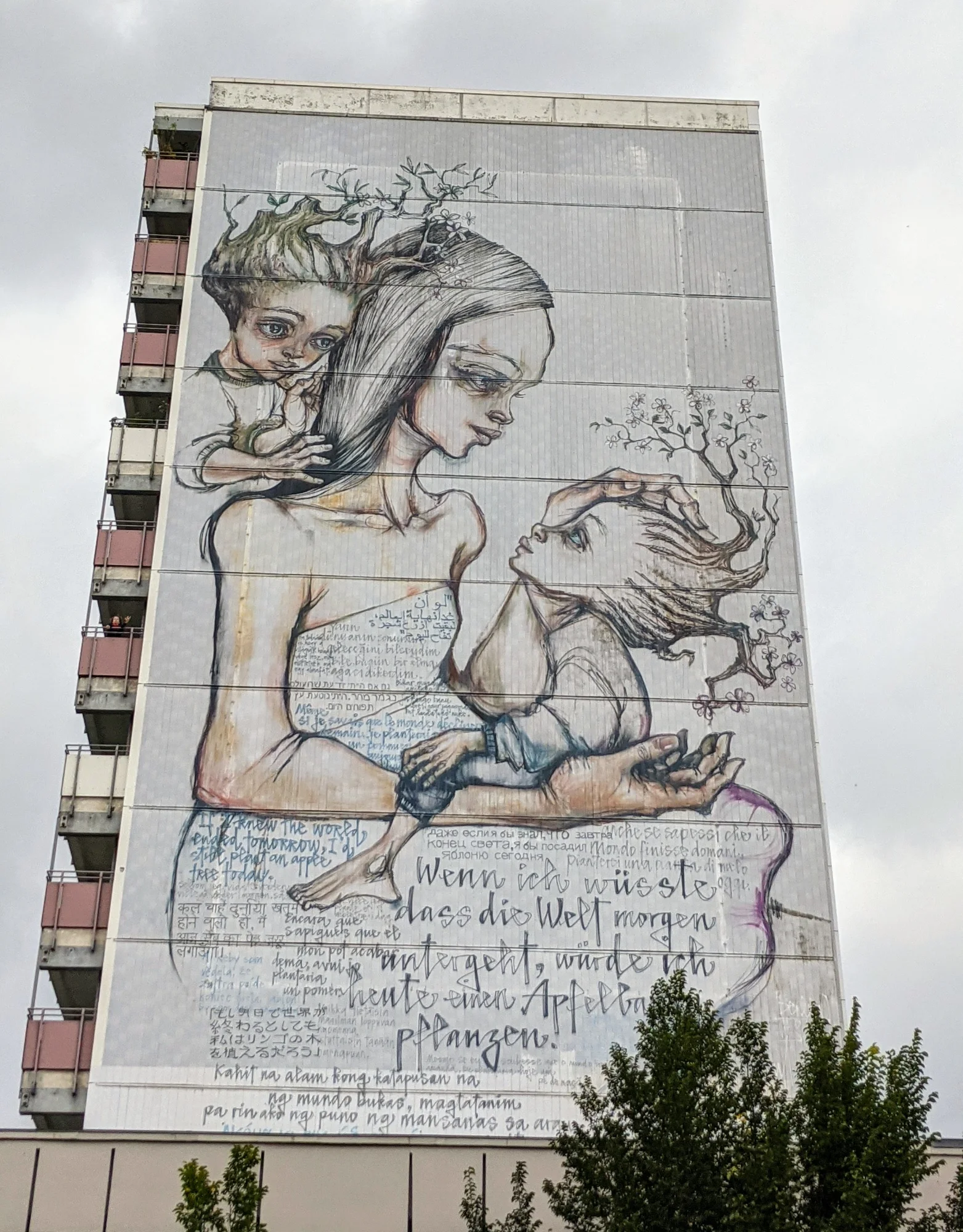 Herakut: Der Apfelbaum an der Greifswalder Straße