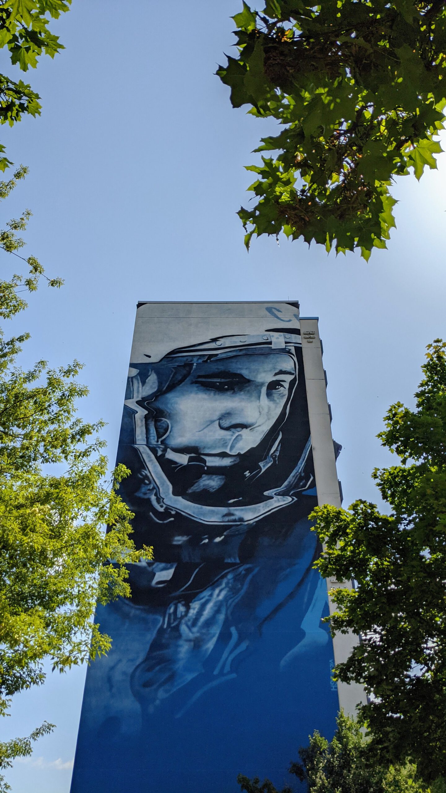 Victor Ash: Juri Gagarin an der Ludwigsfelder Straße in Hellersdorf