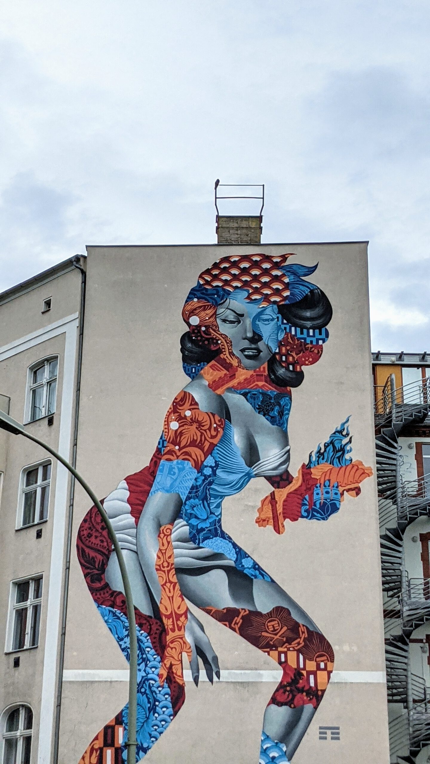Tristan Eaton: Die 50-Fuß-Frau am Friedrichshain