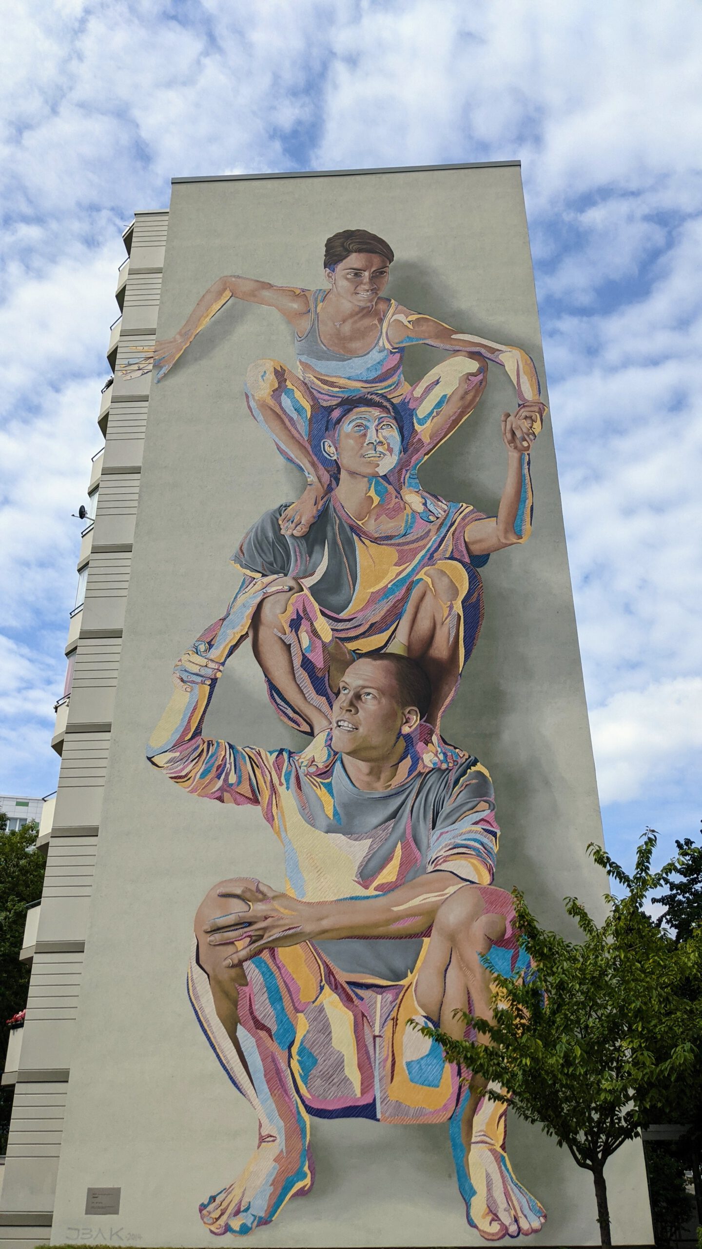 JBAK: Totem an der Landsberger Allee in Lichtenberg