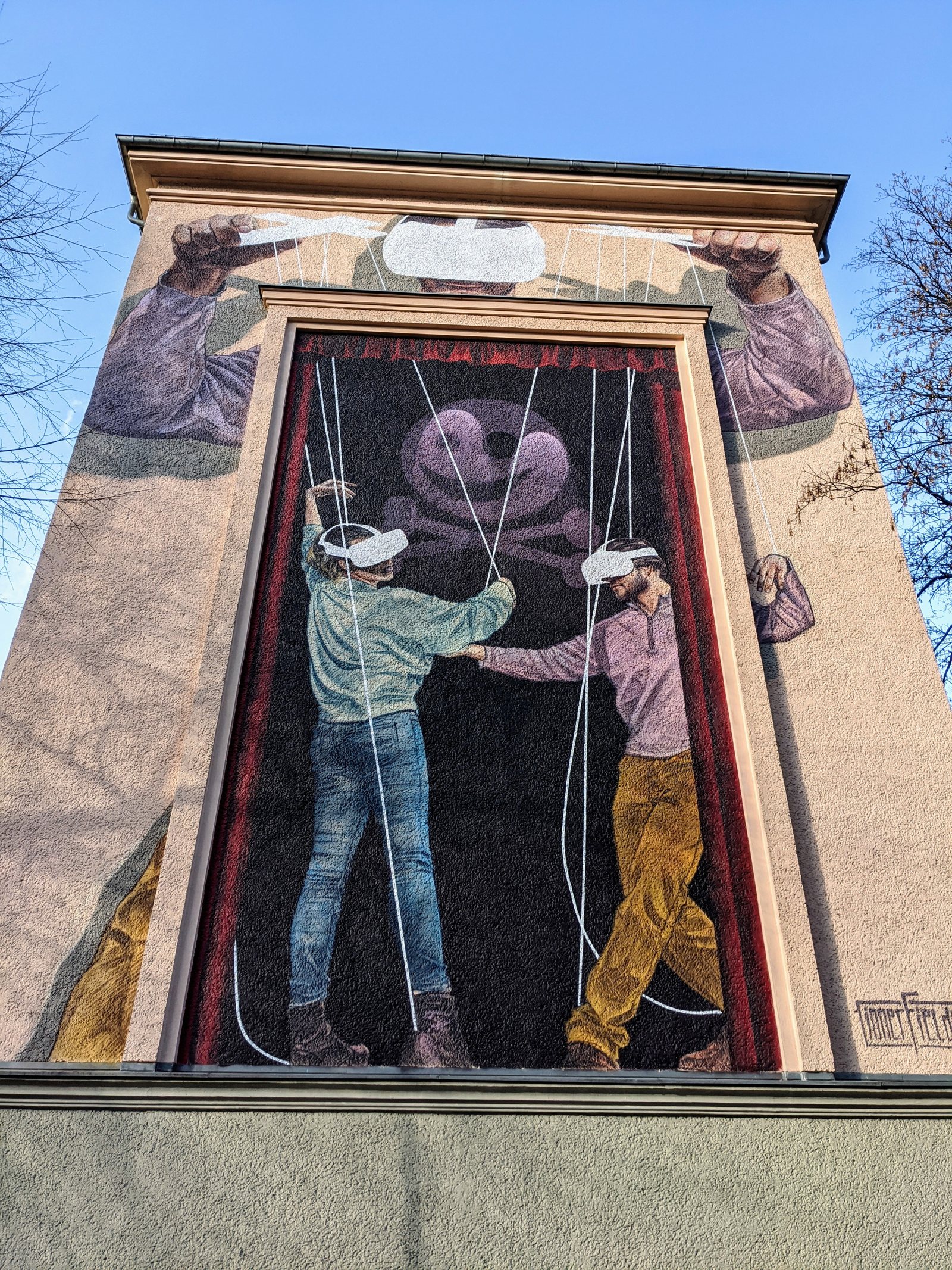 Innerfields: Virtual Reality versus Street Art an der Schwedter Straße