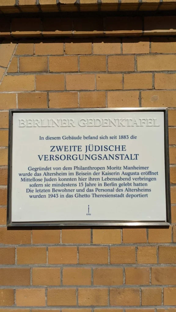 Berliner Gedenktafel für die Zweite Jüdische Versorgungsanstalt an der Schönhauser Allee 22