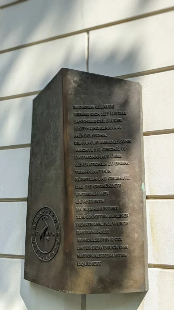 Bronzetafel für das Bankhaus Mendelssohn & Co. an der Jägerstraße 51