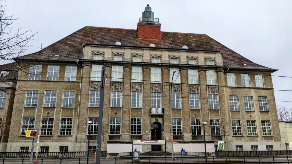 Altbau der HTW an der Treskowallee in Karlshorst, früher Realgymnasium und Lyzeum