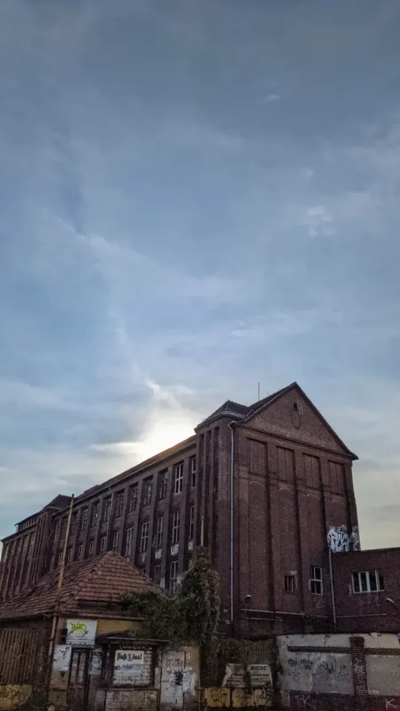 Backsteinbau einer früheren Fabrik an der Friedrichshagener Straße in Köpenick