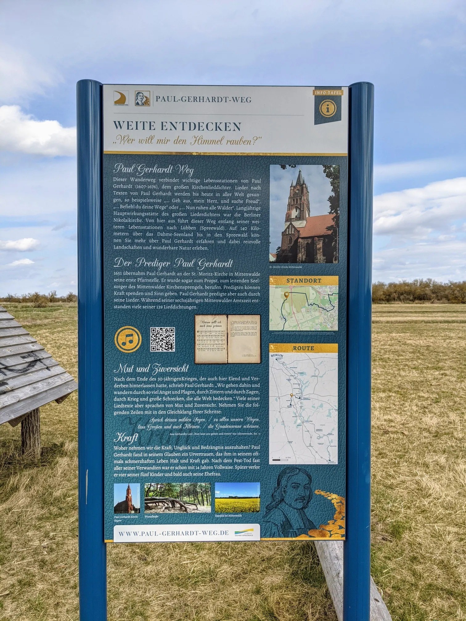 Infotafel Weite entdecken des Paul-Gerhardt-Wegs auf freiem Feld