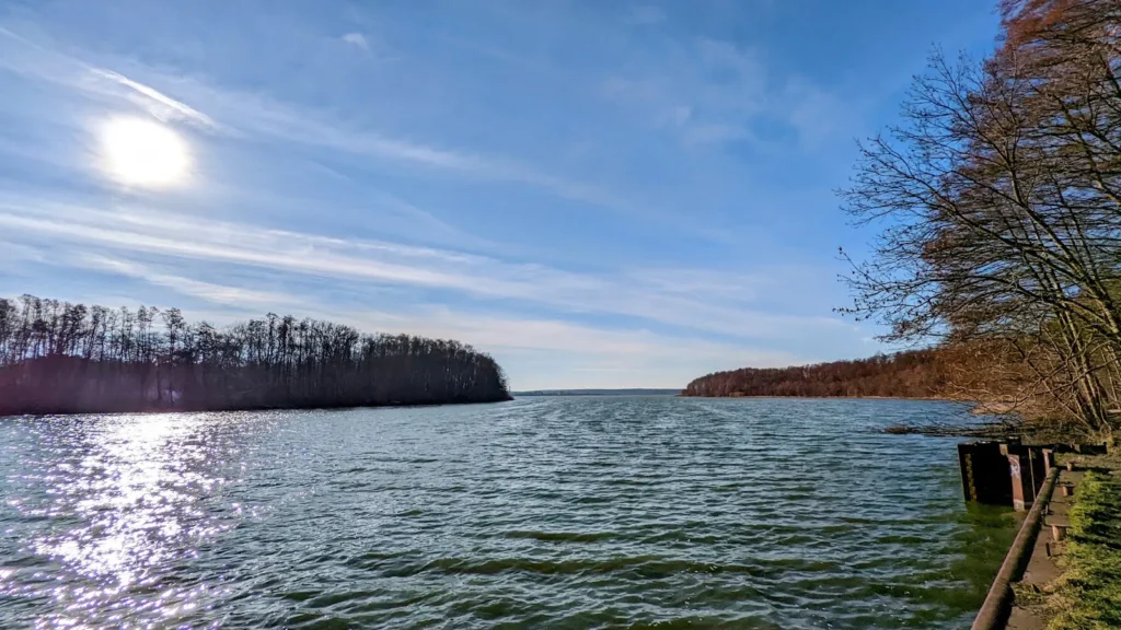 Blick über den Rangsdorfer See mit tief stehender Sonne