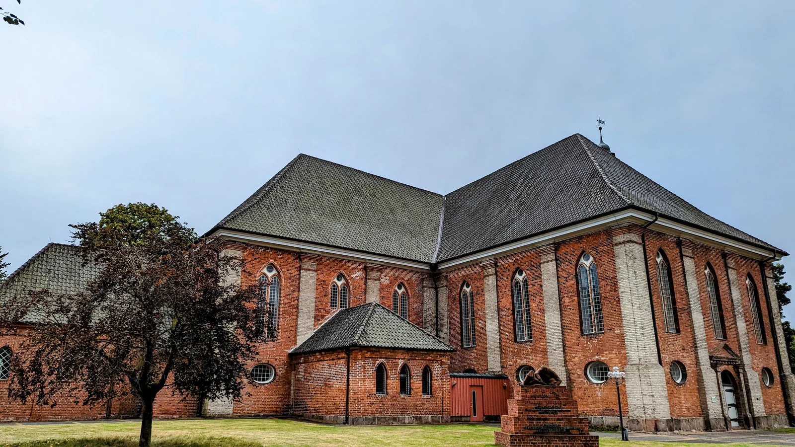Backsteinbau der Christkirche im Rendsburger Stadtteil Neuwerk