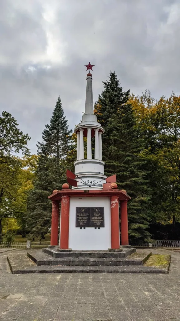 Sowjetisches Ehrenmal im Park am Bahnhof Fürstenberg/Havel