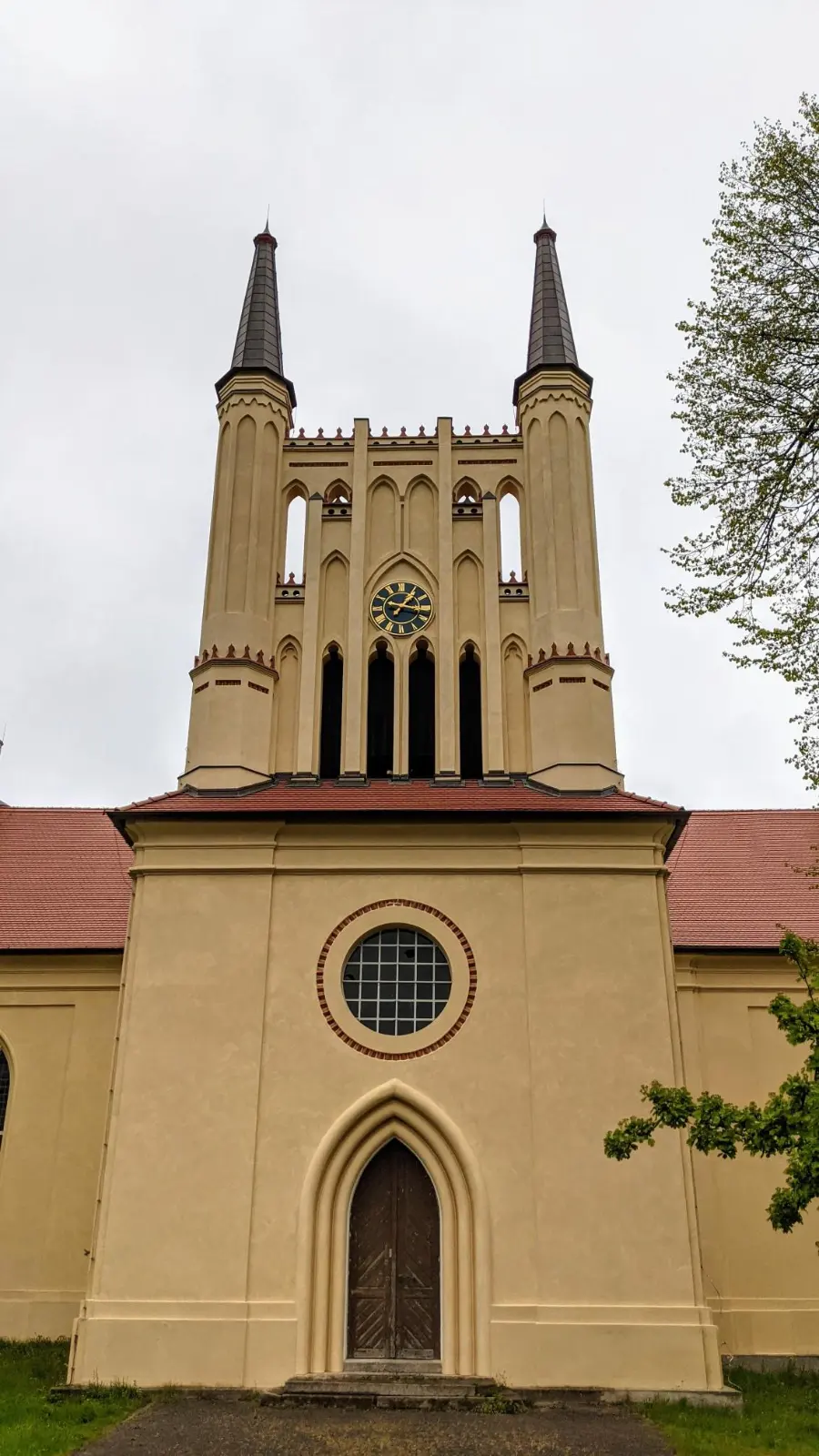 Giebel der Kreuzkirche in Joachimsthal