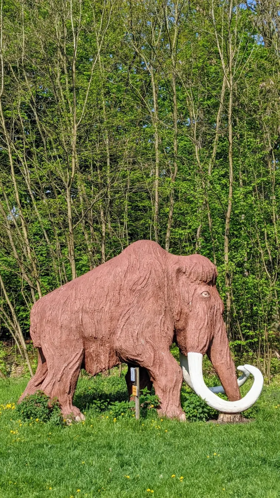 Mammut-Skulptur am Kaiserbahnhof Joachimsthal