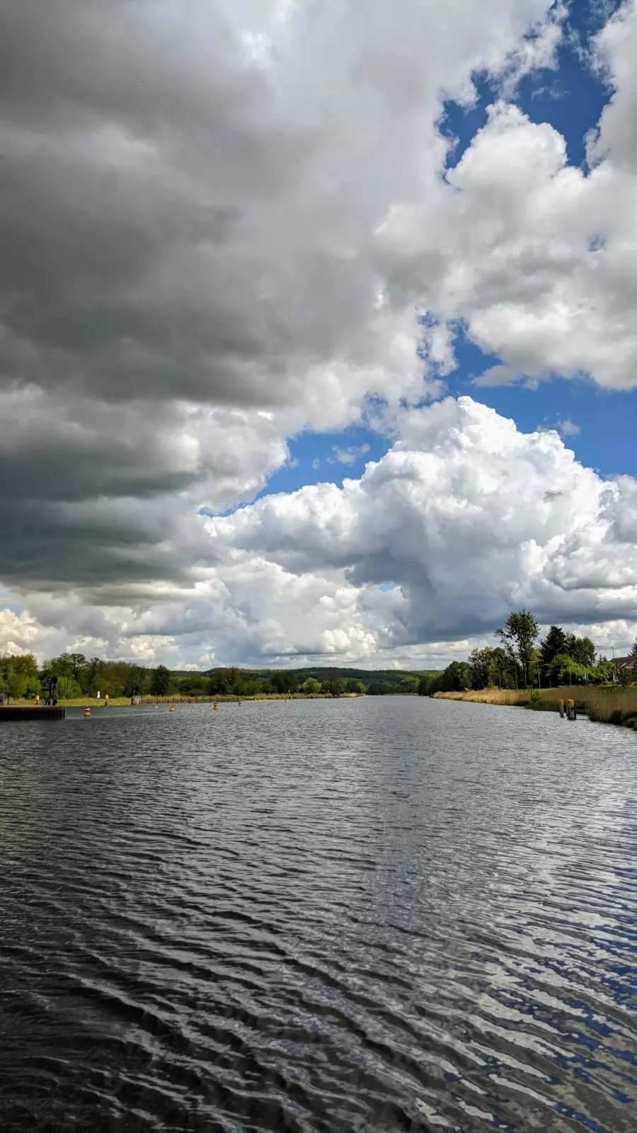 Kanal unterhalb der Schiffshebewerke von Niederfinow
