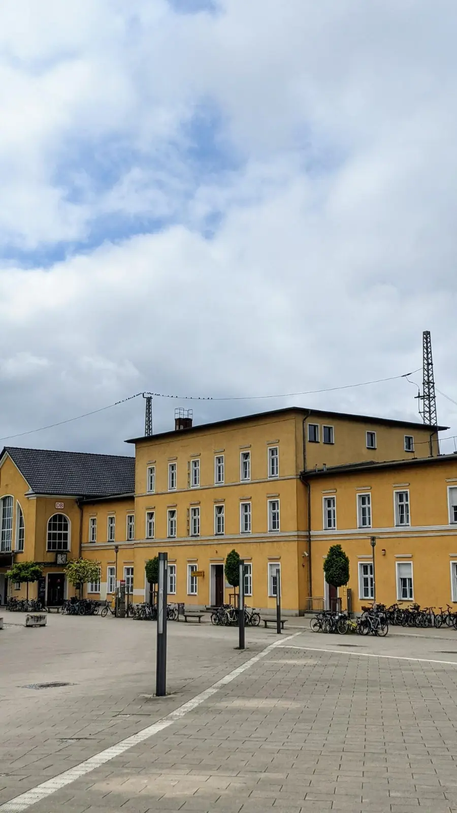 Eberswalde Hauptbahnhof, Start und Ziel des Rundwanderwegs Schorfheide