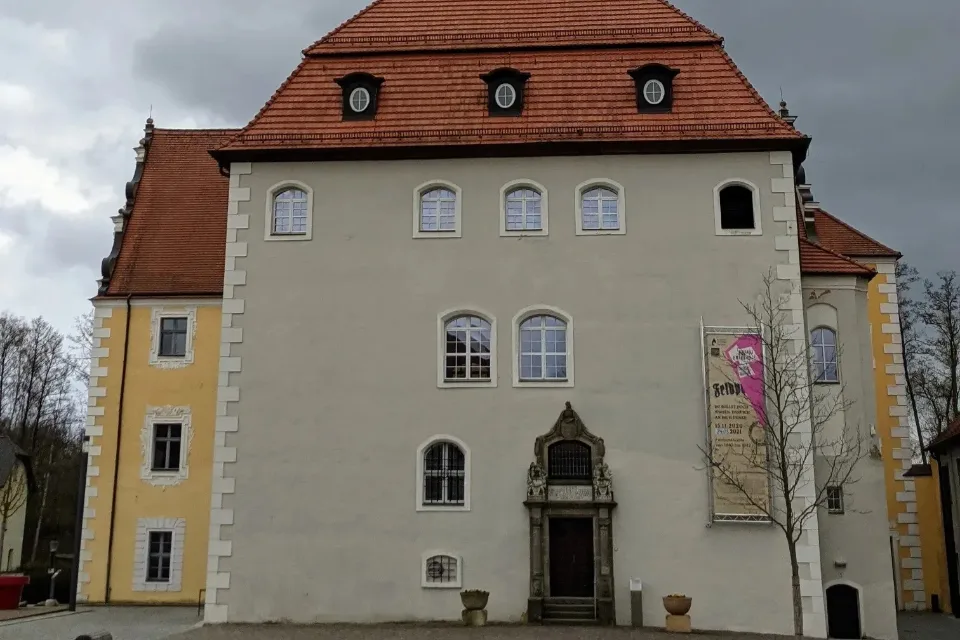 Schloss Lübben: Wehrturm mit Renaissanceportal