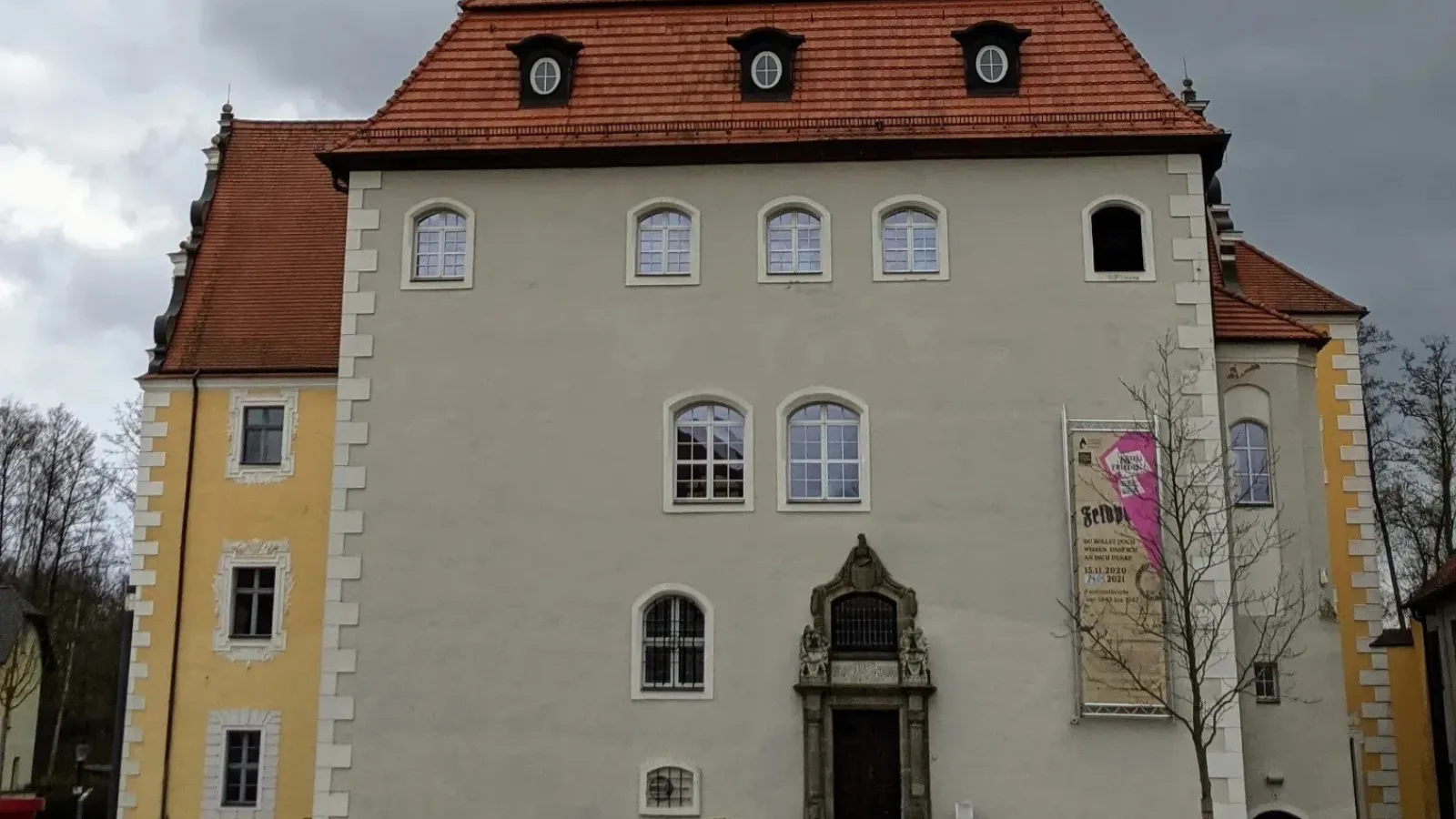Schloss Lübben: Wehrturm mit Renaissanceportal