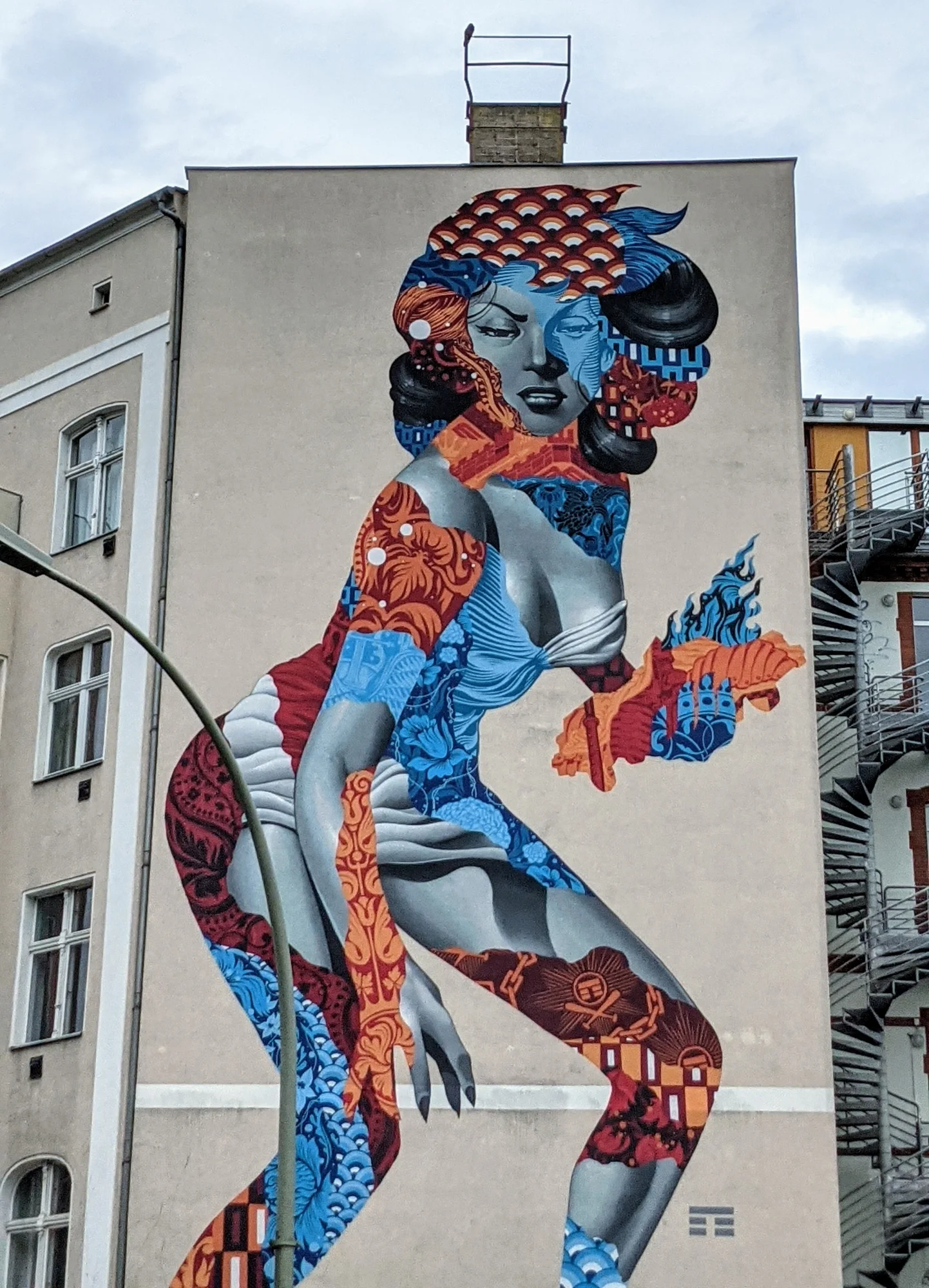 Tristan Eaton: Die 50-Fuß-Frau am Friedrichshain