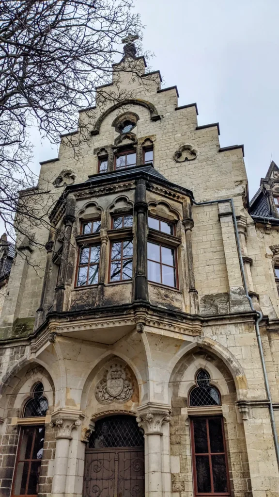 Historistisches Gebäude mit Erker nahe dem Westerntor in Wernigerode
