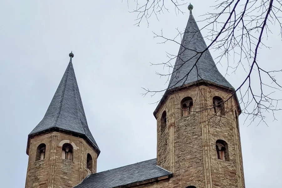 Zweitürmiger Westbau der Klosterkirche in Drübeck