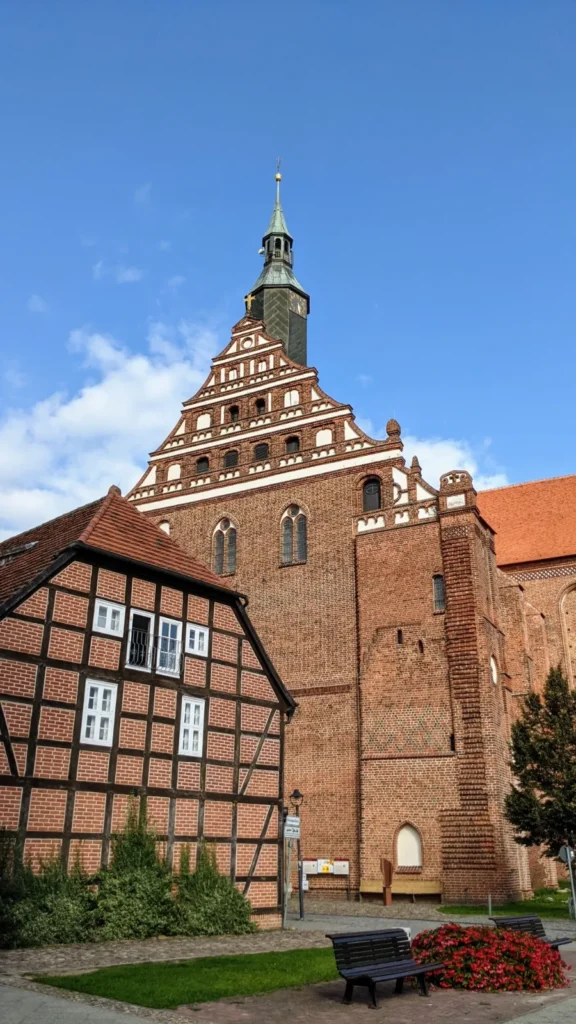 Wunderblutkirche St. Nikolai in Bad Wilsnack mit gestaffeltem Backsteingiebel